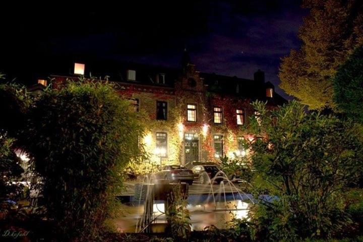 Burg Wegberg Hotel & Eventlocation Exterior photo